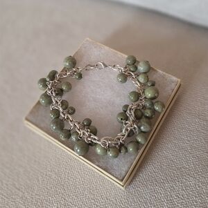 Estate Chunky Green Beaded Charm Bracelet – Silver Tone Chain